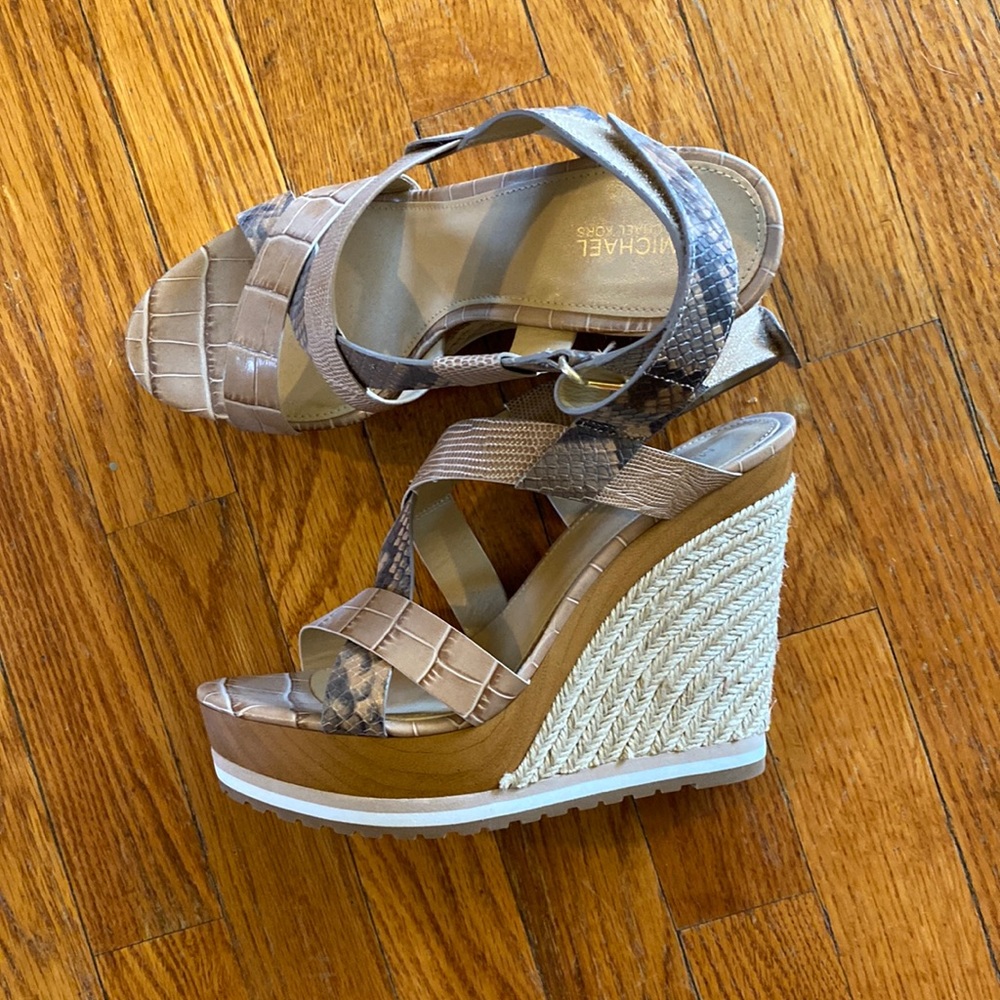 Michael Kors wedge size 8.5